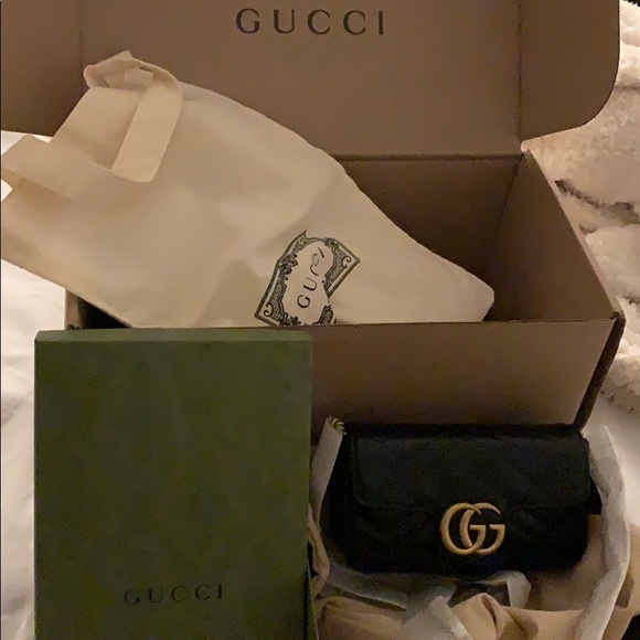 Gucci Handbags - Authentic Gucci handbag